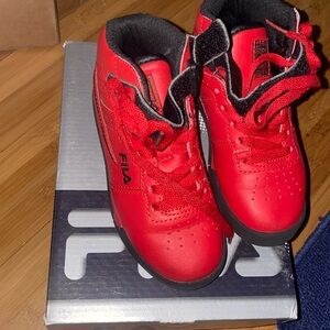 Used kids sneakers